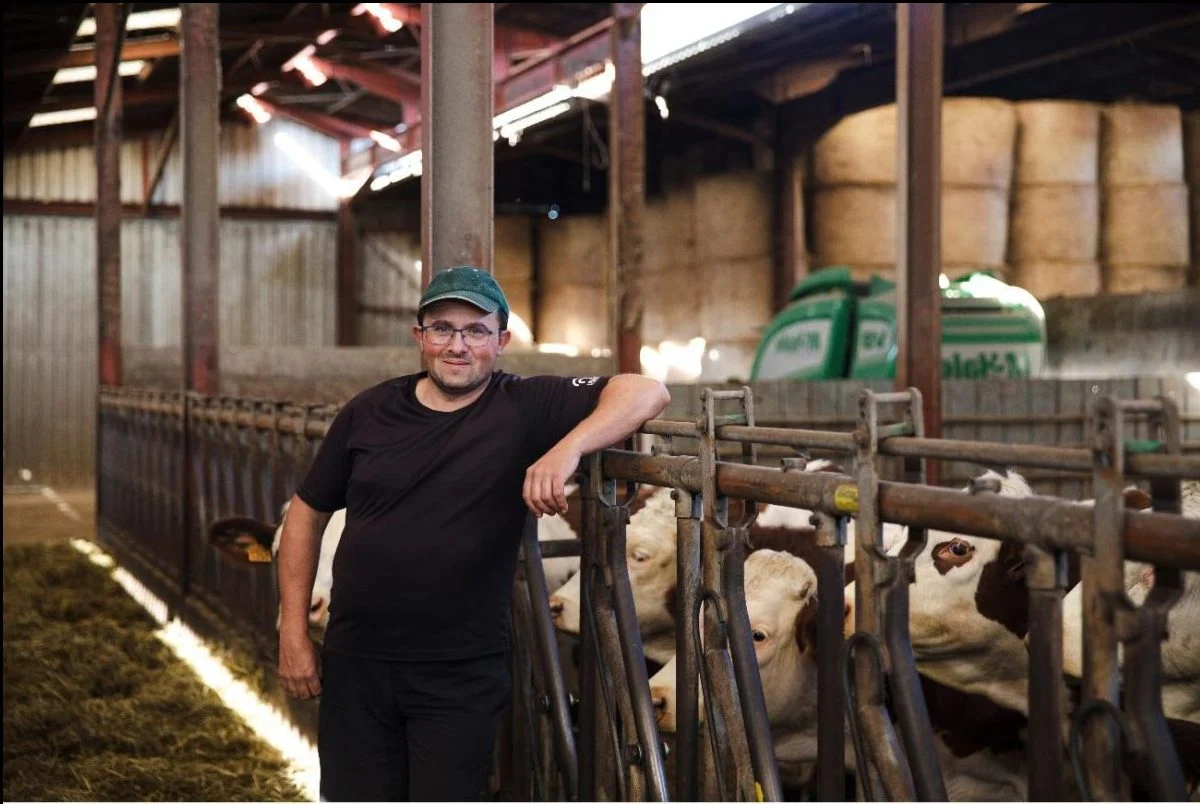 Découvrez David, l&rsquo;éleveur de vaches de la saison 18 L&rsquo;Amour est dans le pré 2023 et sa famille d&rsquo;agriculteurs